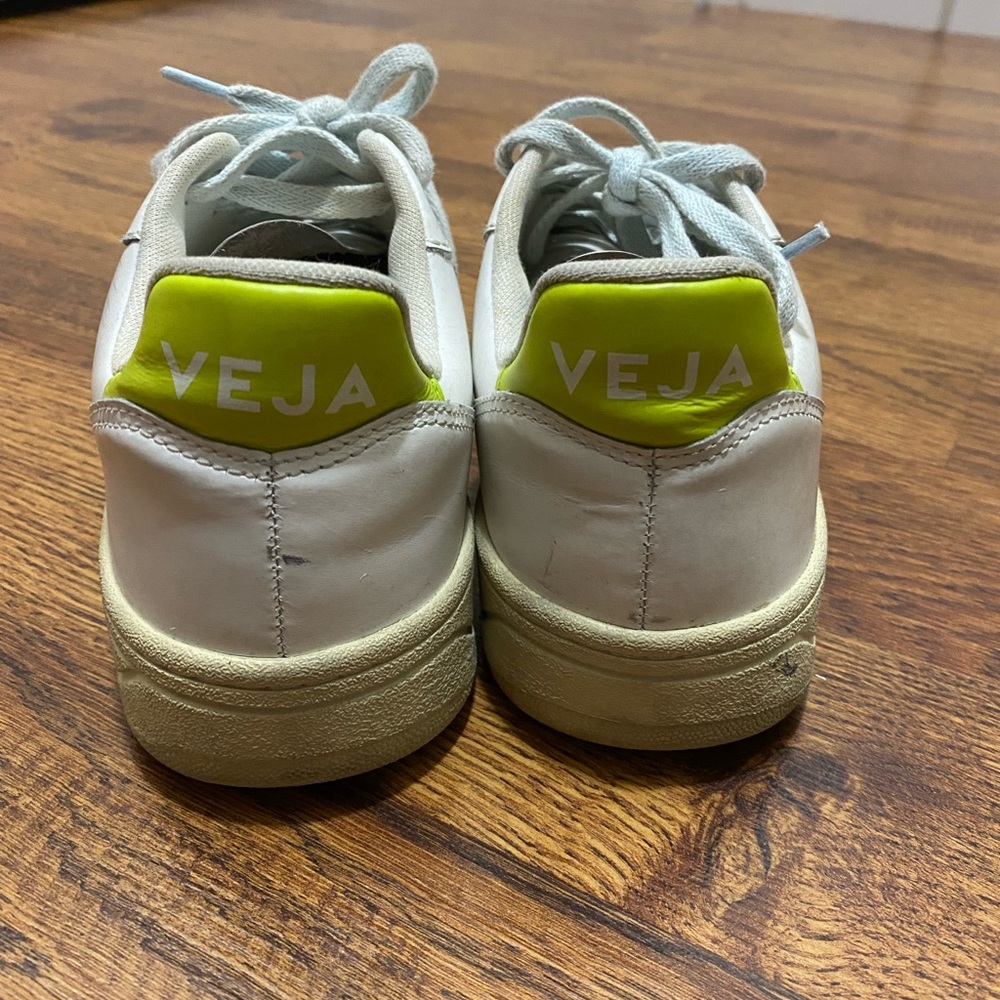 Veja sneakers - Picture 3 of 5